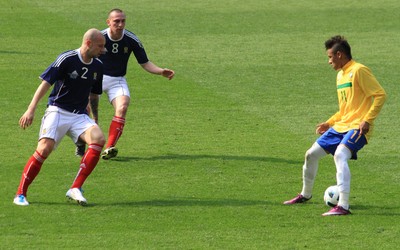 球探体育热议-德里赫特训练中加练头球